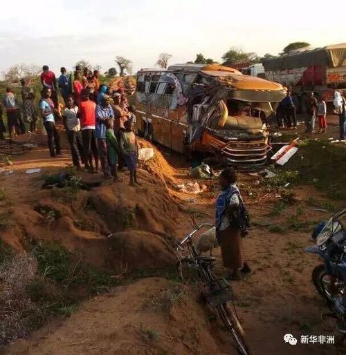 肯尼亚内罗毕至蒙巴萨公路发生车祸致27人死亡