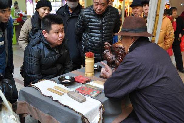 男子致富后抛弃糟糠之妻,算命先生说:婚散财散,你将大难临头