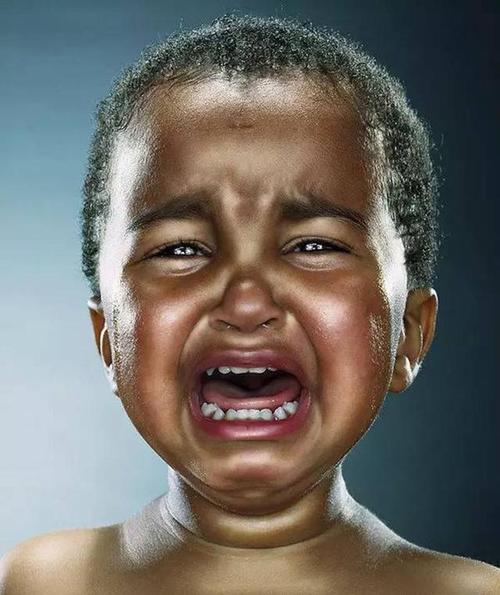 一组孩子伤心哭的表情照,这应该是世间最纯的情感!