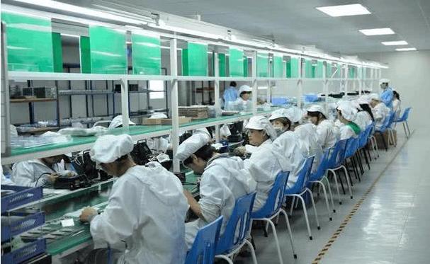 最近经常在网上经常看到好多朋友说说在深圳的工厂上班,普工工资普遍