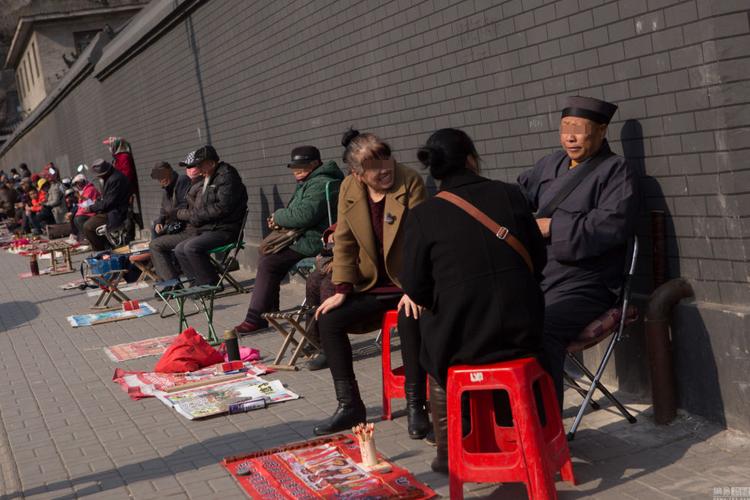 长春现算命一条街各路大仙摆摊生意旺