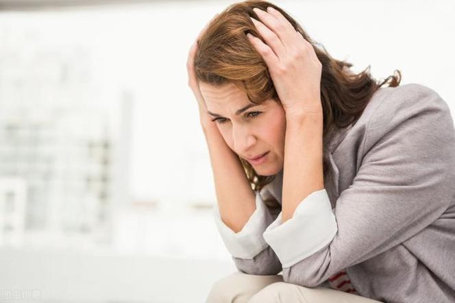 焦虑症的六大躯体症状焦虑症产生的三个严重后果