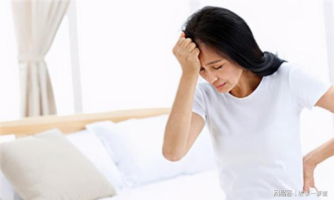 一是产后睡眠不足或者存在一些焦虑疲劳的情绪,就会造成头痛;二是产后
