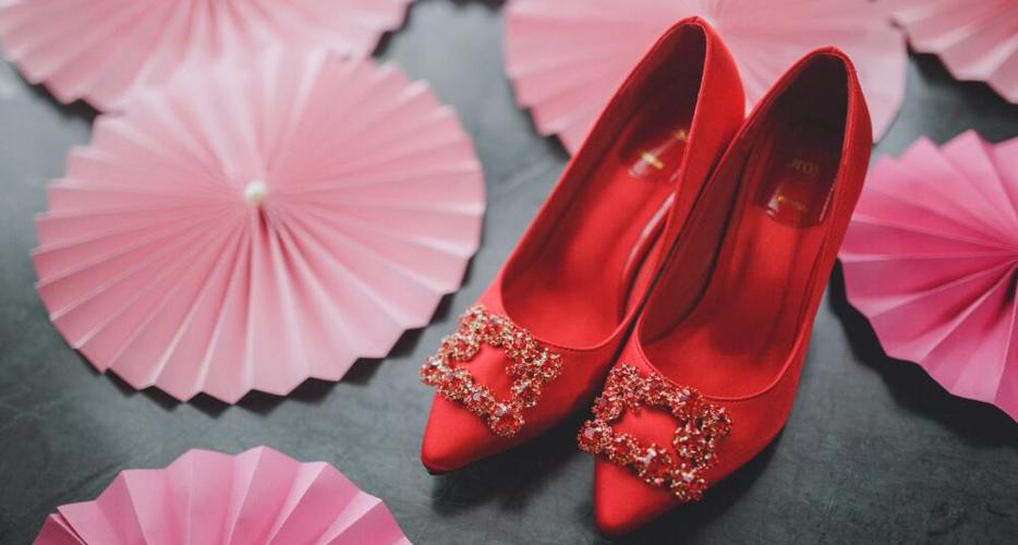 女人梦见自己穿红色鞋是什么意思梦见自己穿红色鞋预兆什么