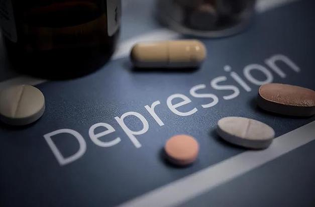 但如果没有正确的使用抗抑郁药物(例如:自行停药或减药),导致疗效不佳