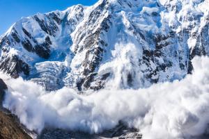 梦见雪崩但我很安全