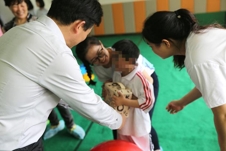 帮助自闭症儿童康复 海亮启动特殊儿童康复指导中心