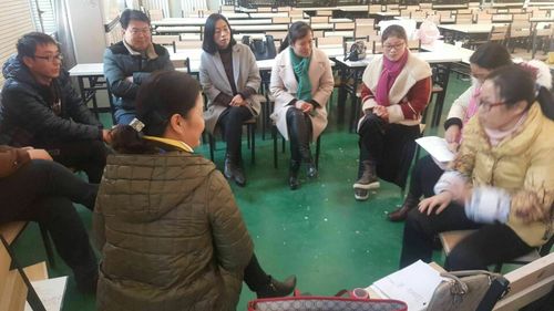 心理中心心理专家率团队给濮阳县家长学校教师做心理咨询实操技能培训