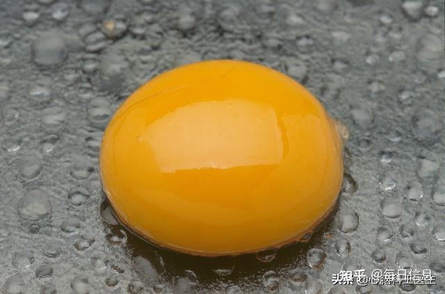 鸡蛋一天要吃多少个蛋黄吃多了健康吗一一解读