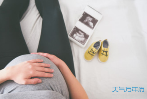孕妇梦见自己怀孕,这很明显是你希望自己和肚子里的宝宝,能够平安