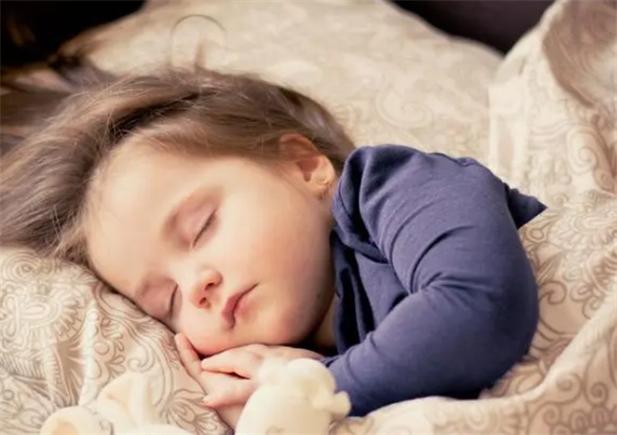 新生儿睡觉老不踏实是什么原因 新生儿总睡不踏实是怎么回事(图2)