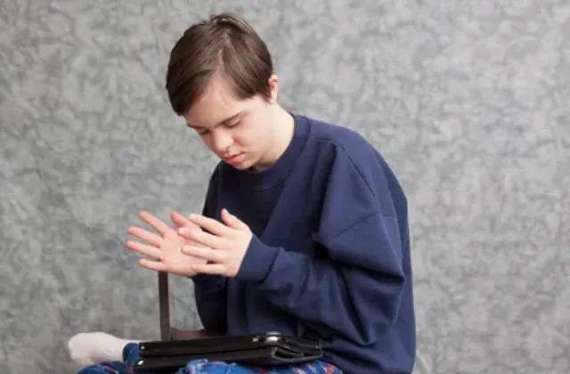 判断手势自闭症判断标准12肢体语言表现异常1214