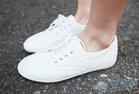 梦见白鞋什么意思梦见白鞋代表着什么从情绪变化来看