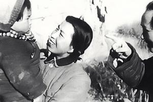 贺子珍75岁时病逝,骨灰中发现坚硬异物,揭开1935年的一段往事