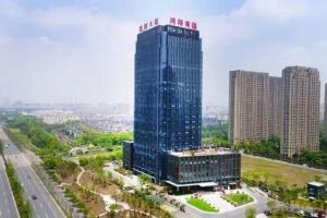 生产规模不足4000万元的单一建筑企业,目前鸿翔控股集团已拥有建筑业