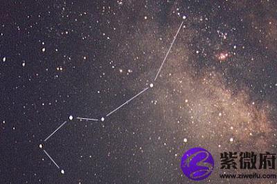 紫微星排盘武曲星和贪狼星在迁移是什么意思